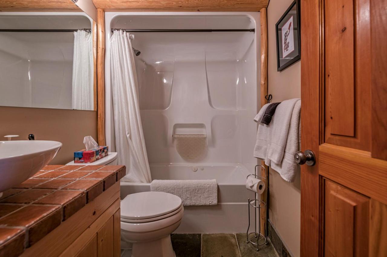 Spirit Lodge At Silverstar Vernon Bagian luar foto